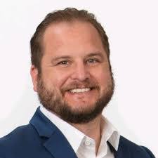 Laura Klett's Instagram, Twitter & Facebook