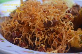 Macam2 lauk ada sambal sotong, ayam , bilis ,ikan ,kerang, udang cakap jer nok mende aq blanje tpi awok mg bayo arh. Resepi Sambal Goreng Bugis Inibaruresepi Gobitage Com