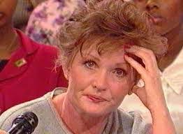 Amber Leighton's Instagram, Twitter & Facebook