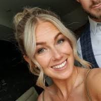 Kelley Buckley's Instagram, Twitter & Facebook