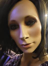 How to identify a wolf/vine mannequin's age and model?