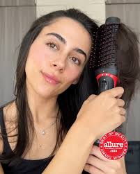 Small(er) brush size, big styling options💫 The new #RevlonVolumizer  Titanium Max Edition, has a new brush size for max root + body volume (not  to mention it's a great option for shorter