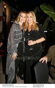 Ανησυχία για την κατάσταση της υγείας του γνωστού ηθοποιού κώστα σπυρόπουλο, ο οποίος εδώ και λίγες ημέρες νοσηλεύεται στο νοσοκομείο με κορωνοϊό. Epiko Parti Me Agaphmenoys Filoys Gia Th Giorth Toy Kwsta Spyropoyloy Apo Thn Xristina Polith Cosmopoliti Com Xristina Polith