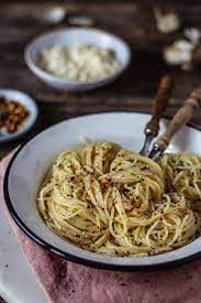 A Super Easy Fast And Delicious Pasta Recipe In Order To Make The Sauce You Only Need Two Ingredients G In 2020 Yummy Pasta Recipes Savoury Dishes Recipes