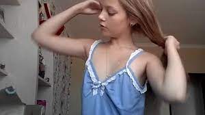 #meninas_dancando | 9712 people have watched this. Moyo Utro My Morning Routine Monienka Guenther