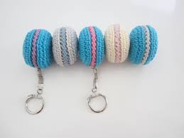 Porte Cles Macarons Au Crochet Petit Cadeau Sympa A Offrir Etsy Porte Cle Crochet Kawaii Crochet