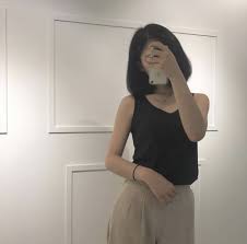 • 20 no face photo ideas (self portrait ideas for introverts). Ulzzang Girl Mirror Selfie Selca No Face Faceless Aesthetic Girl No Face Ulzzang Girl Ulzzang Short Hair Ulzzang Girl Short Hair Styles