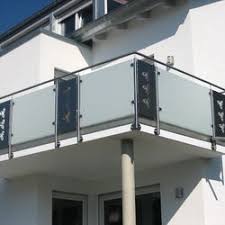 Gelander Mit Glas Und Blech Balkon Gelander Design Balkongelander Glas Balkongelander Metall