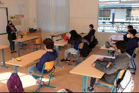 Bueno, volvemos a las aulas, porque de clase nunca nos hemos ido. Vrj9i5zj4d Djm