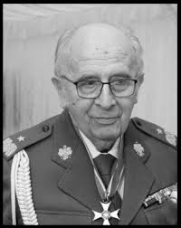 Jest autorem kultowej serii komiksowej „tytus, romek i a'tomek. Zmarl Gen Prof N Med Henryk Chmielewski Wojskowy Instytut Medyczny