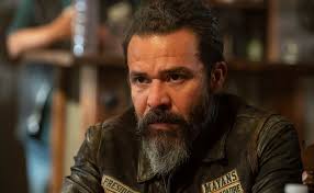 Played by american actor ivo nandi, oscar makes his debut on the episode black widower in the series' seventh season. Mayans M C Recap Overreaching Don T Pay Leaving On A Jet Plane Nerdcore Movement