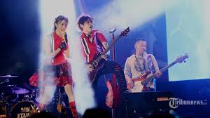 Chord Gitar Dan Lirik Lagu The Virgin Cinta Terlarang Tuhan Berikan Aku Hidup Satu Kali Lagi Tribunnews Com Mobile