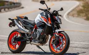 2020 KTM 890 Duke R A First Ride Review Of KTM's Super Scalpel |  Motorcycle.com