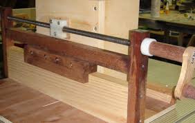 Box Joint Jig To Table Saw Rebuilt Without Backlash Box Joint Jig Box Joints Table Saw