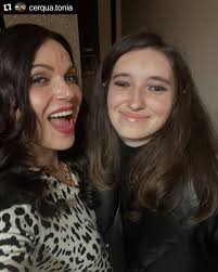 FANS Lana Parrilla...