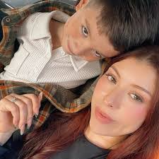 Daisy Espino's Instagram, Twitter & Facebook