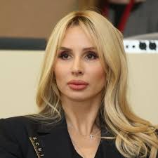 Более известна как музыкальный продюсер артистки loboda. O0za Lkedsc3em