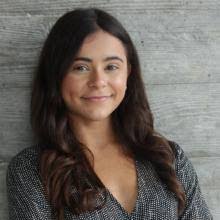 Beatriz Neder's Instagram, Twitter & Facebook