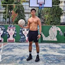 Dari semua karakter anime cowok yang pernah sakuranime tonton hanya karakter satu inilah yang paling ganteng dan sangat keren ( menurut me yah!), dia adalah kirigaya kazuto. Pin Di Indumentaria Masculina