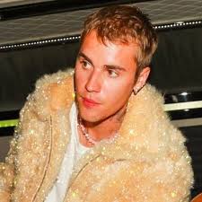 Eva Renteria (@evurx)