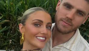 Who Is Toy Show's Sign Language Interpreter, Amanda Coogan?