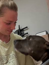 Canva x @hectorges 💖🫣 Photo & Creative: @hectorges DoP: @paul.levit Art  DIrector: @sarandujar @lea.mnzrbs Stylist: @paugi1 @ainourus Make up:  @xinaarodriguez