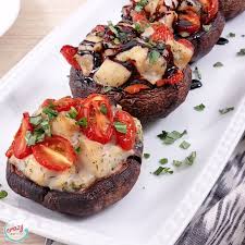 Caprese Chicken Healthy Recipes Videos Mushrooms Portobello Stuffed These Caprese Chicken Stuffed P In 2020 Kochrezepte Gesunde Pilz Rezepte Leckeres Mittagessen