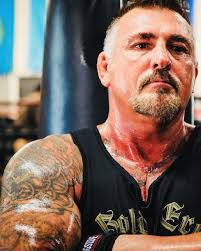 Shannon Ritch's Instagram, Twitter & Facebook