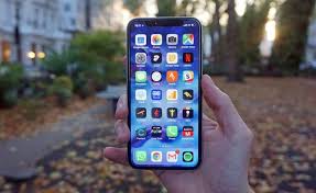 Enkel barst in scherm (heeft geen invloed op de werking van het toetsenbord), voor de rest gaan schade aan. Ios 11 3 Aduce Pe Iphone O Noua Functie Ceruta De Cateva Luni De Utilizatori Video Iphone Latest Iphone Phone