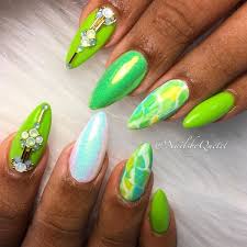 These nail designs are quite versatile, so there is definitely a nail design for everyone's taste. Mint Green Nails Designs For Bright Ladies