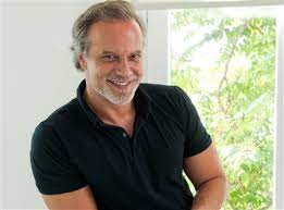 Stream tracks and playlists from ricardo carriço on your desktop or mobile device. Ricardo Carrico Aventura Se Na Musica Com Lancamento Do Primeiro Cd Quinto Canal