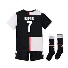 The bianconeri have reverted to their classic solid stripes, as opposed to the paintbrush stripes. 2019 2020 Juventus Adidas Home Mini Kit Ronaldo 7 Dw5464 139363 105 66 Teamzo Com