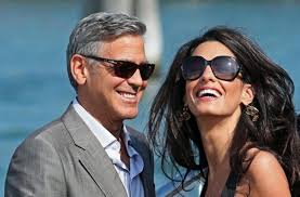 Sobald sie ins freie traten, wurden sie von einem tross von fotoreporten und kameraleuten. In Venedig Angekommen George Clooney Und Amal Alamuddin Feiern Ihre Hochzeit Am Lido Stuttgarter Nachrichten