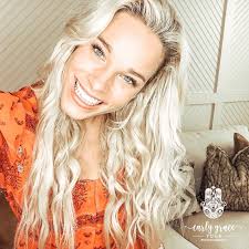 Carly Grace's Instagram, Twitter & Facebook