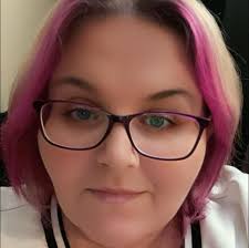 What have you got that really should be replaced but somehow you never get  round to it? I found this sorry-looking knife in my sister-in-law's kitchen  today. They aren't exactly hard-up, yet