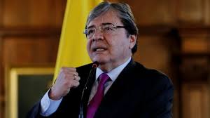 Se trata del primer alto funcionario que muere a causa del virus en américa latina. Muere Por Covid 19 El Ministro De Defensa De Colombia