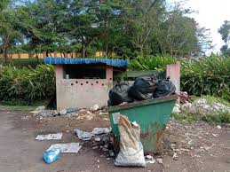 Real estate adalah kawasan perumahan yang dibangun oleh pengembang/developer swasta. Rumah Sampah Rosak Di Taman Awam Muhibbah Jalan Utara Yb Rina Hj Jainal