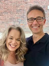 Dinner in the Cov and a show right across the river & up the hill! 😊  @bouquet519 @wfitheater