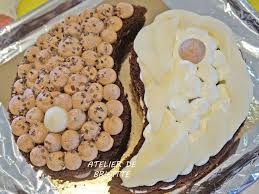 Gateau Yin Yang Poire Chocolat En 2020 Poire Au Chocolat Dessert Cake Poire Chocolat