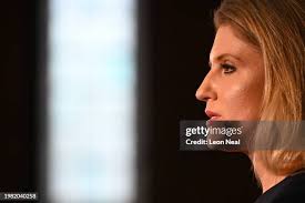 326 Liz Fraser Photos & High Res Pictures