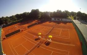 The mall ˈmæl in london ist die prachtstraße der britischen hauptstadt und stets die erste etappe des souveräns auf seiner fahrt entweder zu den houses of parliament oder zum exerzierplatz der horse guards. Tennisclub In Munchen Tc Pasing E V Tennis In Munchen