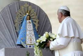 Hoy tus hijos que te aman, vienen juntos a rezar, por la patria , por el mundo implorándote la paz. Virgen De Lujan 2021
