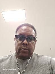 Evans in black fade with yellow to amber transition