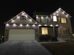 Ranch Soffit Lighting Home Design Ideas And Pictures Outdoor Low Voltage Led Puck Lights Projeto De Iluminacao Iluminacao Projetos