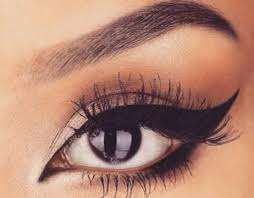 Menurut beberapa ulama, bulu mata jenis ini dapat berhukum minimal makruh. Status Eyeliner Dalam Hukum Islam