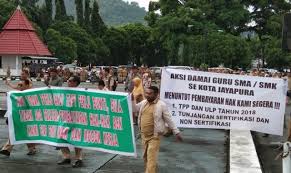 We did not find results for: Guru Sma Smk Di Jayapura Mogok Mengajar Tuntut Tunjangan Dibayarkan Kumparan Com