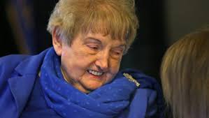 Eva Mozes Kor receives 2017 Sachem Award