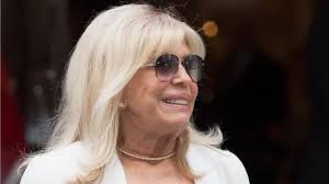 La ácida crítica de Nancy, la hija de Frank Sinatra, a la elección de "My  Way" para el primer baile presidencial de Donald Trump
