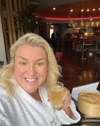 Carley Evers's Instagram, Twitter & Facebook