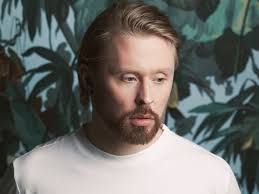 Niin kuin moni tietänee, Hank Sololla ei ollut mitään tekemistä Axl Smith  -jupakassa